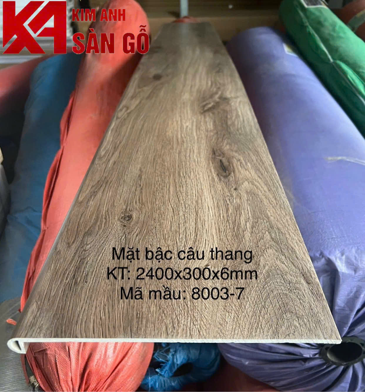 Mặt Bậc Cầu Thang Nhựa Giả Gỗ MAX 8003-7
